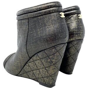 ARCHIVAL Chanel 16S Black Gold Metallic Quilted Wedge Peep Toe Boots 38.5